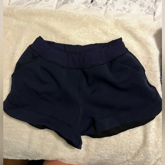 Lululemon - Picture 1 of 2